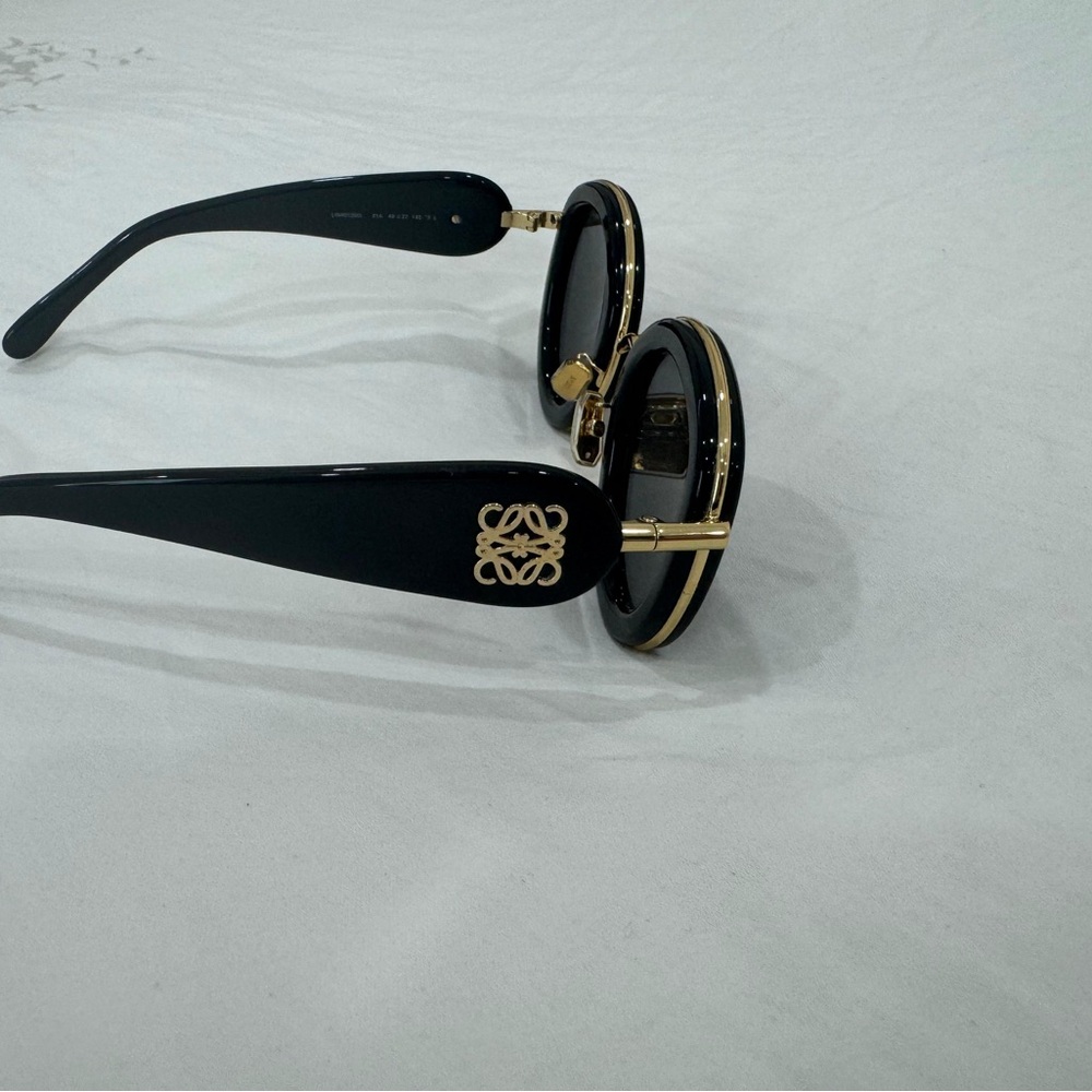 NWOT Loewe Black and Gold Round Sunglasses - Picture 4 of 5